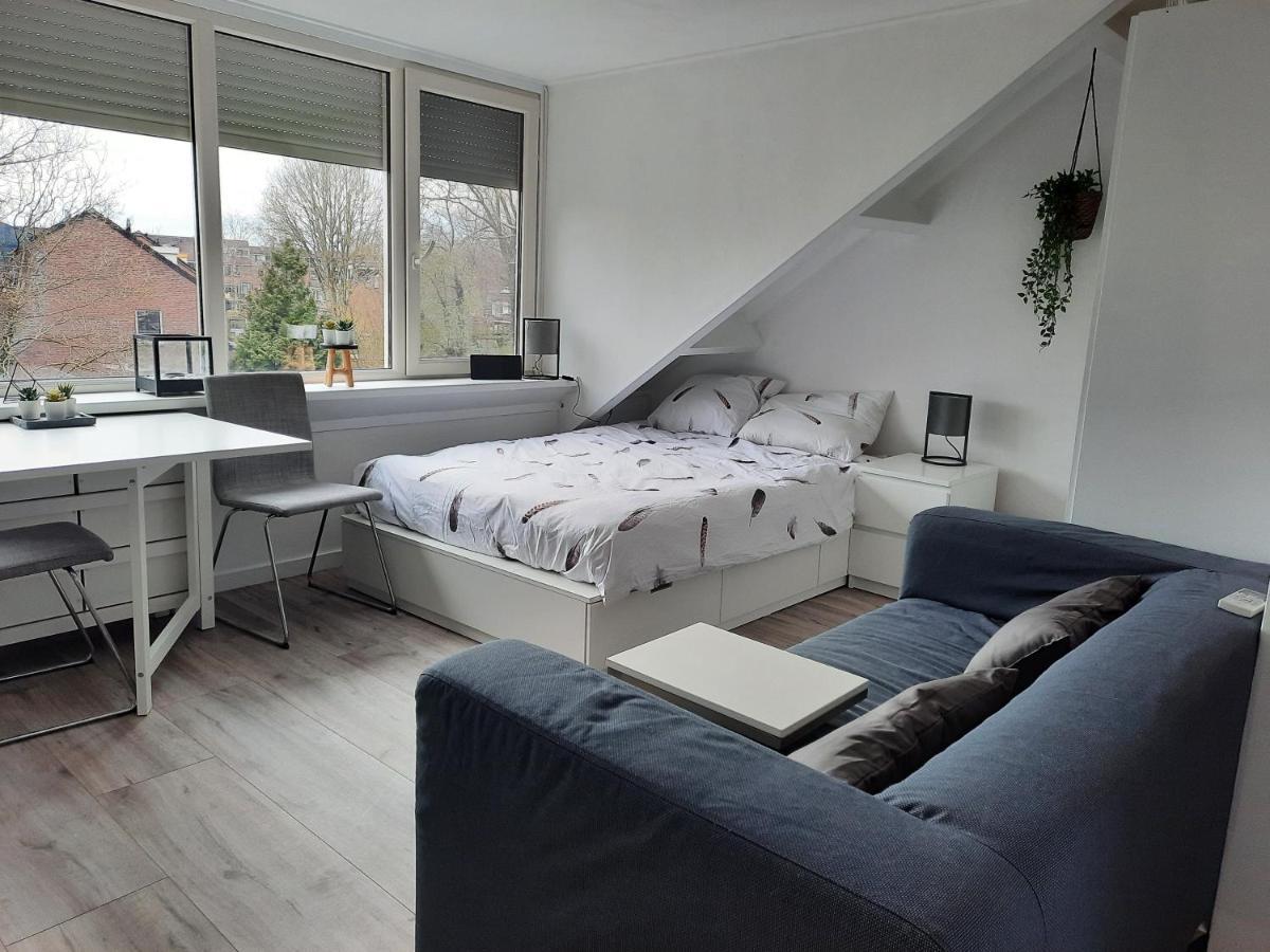 Studio 76 Groningen Met Gratis Leenfietsen Hotel Luaran gambar