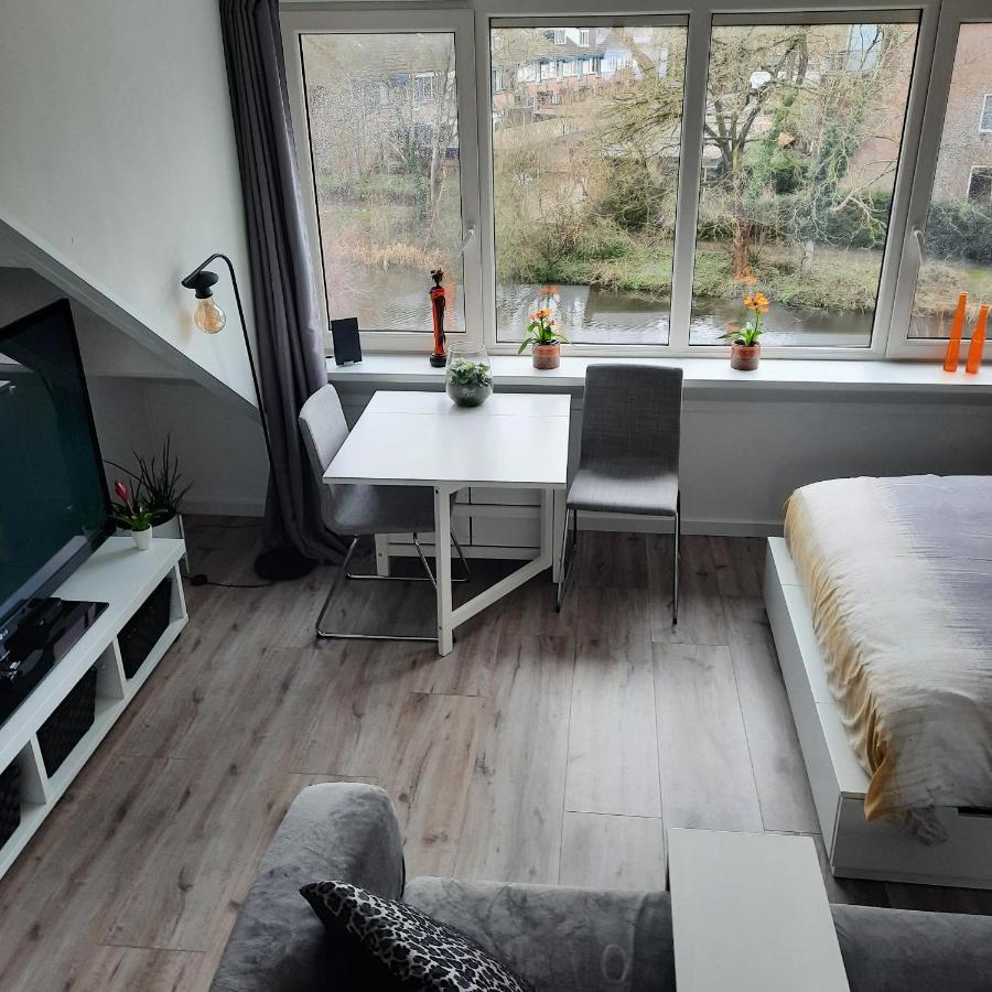 Studio 76 Groningen Met Gratis Leenfietsen Hotel Luaran gambar